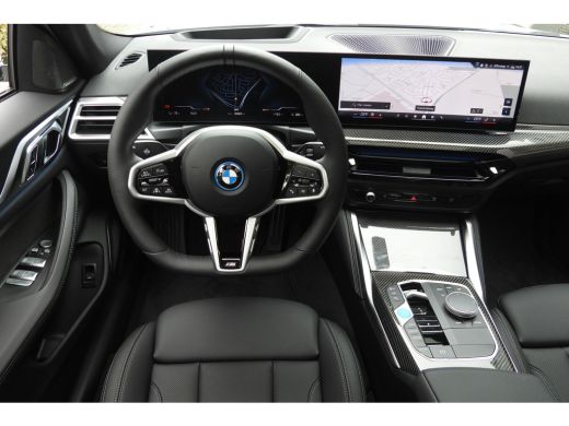 BMW i4 eDrive40 High Executive M Sport / Schuif-kanteldak / Comfort Access / Stoelverwarming / Adaptieve... ActivLease financial lease