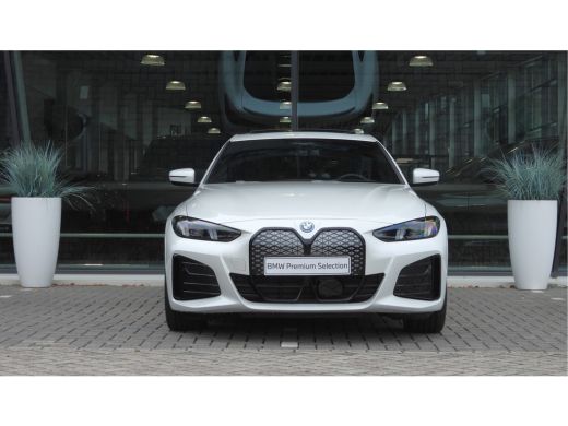 BMW i4 eDrive40 High Executive M Sport / Schuif-kanteldak / Comfort Access / Stoelverwarming / Adaptieve... ActivLease financial lease