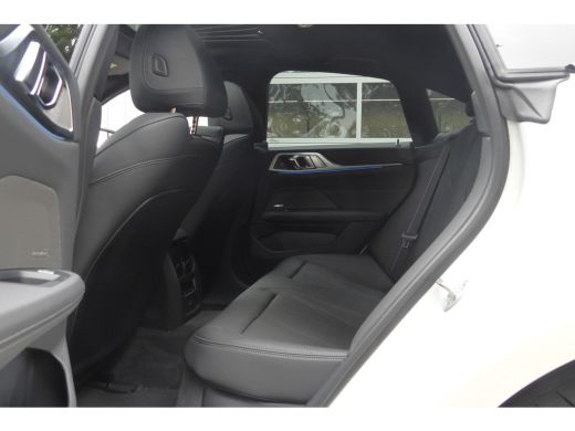 BMW i4 eDrive40 High Executive M Sport / Schuif-kanteldak / Comfort Access / Stoelverwarming / Adaptieve... ActivLease financial lease