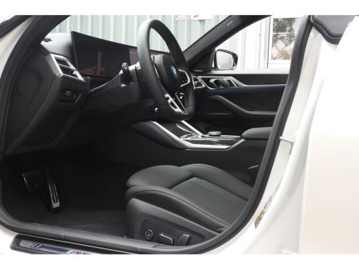 BMW i4 eDrive40 High Executive M Sport / Schuif-kanteldak / Comfort Access / Stoelverwarming / Adaptieve... ActivLease financial lease