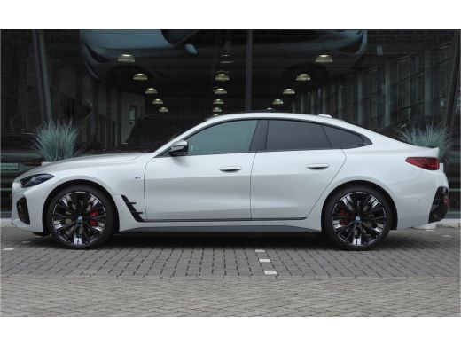 BMW i4 eDrive40 High Executive M Sport / Schuif-kanteldak / Comfort Access / Stoelverwarming / Adaptieve... ActivLease financial lease