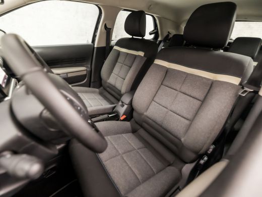 Citroën C4 Cactus 1.2 PureTech Sport (APPLE CARPLAY, GROOT NAVI, CLIMATE, CAMERA, GETINT GLAS, SPORTSTOELEN, CRUISE... ActivLease financial lease