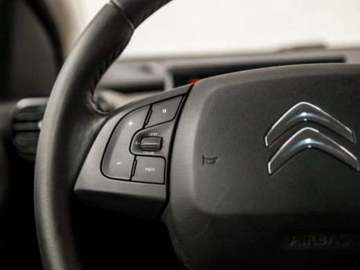 Citroën C4 Cactus 1.2 PureTech Sport (APPLE CARPLAY, GROOT NAVI, CLIMATE, CAMERA, GETINT GLAS, SPORTSTOELEN, CRUISE... ActivLease financial lease