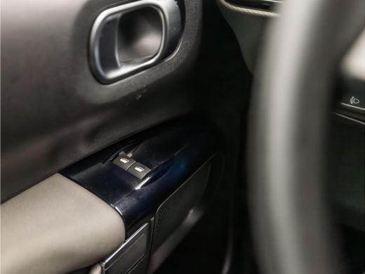 Citroën C4 Cactus 1.2 PureTech Sport (APPLE CARPLAY, GROOT NAVI, CLIMATE, CAMERA, GETINT GLAS, SPORTSTOELEN, CRUISE... ActivLease financial lease