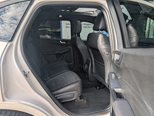 Ford Kuga 2.5 PHEV ST-Line X 225pk | Winter Pack | B&O | Adap. Cruise | Navi | Carplay | Elek. Trekhaak | D... ActivLease financial lease