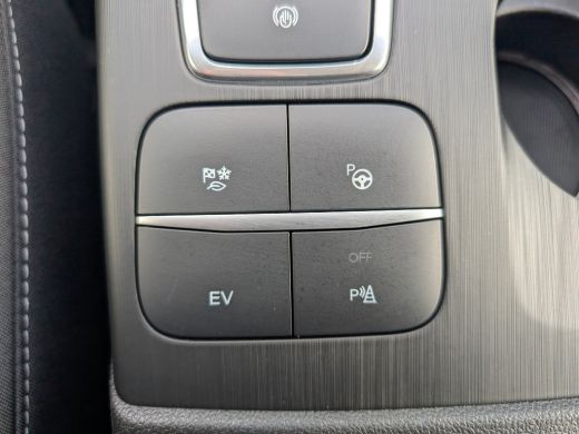 Ford Kuga 2.5 PHEV Titanium 225pk | Winter Pack | Keyless | Adap. Cruise | Navi | Carplay | Dealeronderhouden ActivLease financial lease