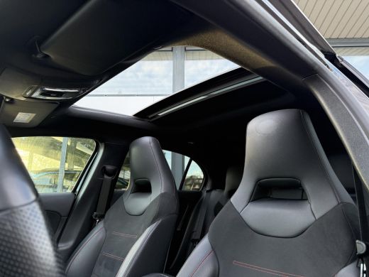 Mercedes-Benz A-Klasse 180 Aut. Sol. AMG Sport Ed. | Panorama | Burmester | Memory | Multi Beam | ActivLease financial lease