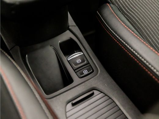 Renault Clio 1.0 TCe R.S. Line (VIRTUAL COCKPIT, APPLE CARPLAY, GROOT NAVI, CLIMATE, BOSE AUDIO, LEDER, SPORTS... ActivLease financial lease