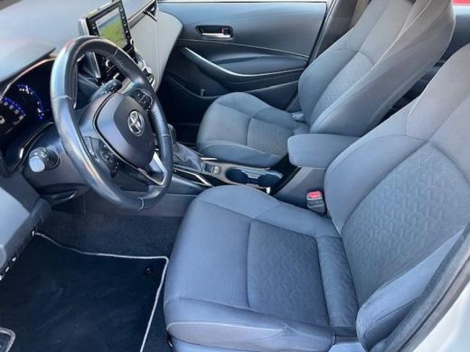 Toyota Corolla Touring Sports 1.8 Hybrid Active | Parkeersensoren | Stoelverwarming | Navigatiesysteem | ActivLease financial lease