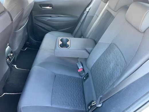 Toyota Corolla Touring Sports 1.8 Hybrid Active | Parkeersensoren | Stoelverwarming | Navigatiesysteem | ActivLease financial lease