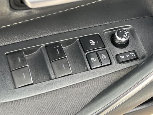 Toyota Corolla Touring Sports 1.8 Hybrid Active | Parkeersensoren | Stoelverwarming | Navigatiesysteem | ActivLease financial lease