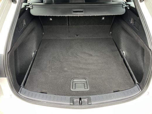 Toyota Corolla Touring Sports 1.8 Hybrid Active | Parkeersensoren | Stoelverwarming | Navigatiesysteem | ActivLease financial lease