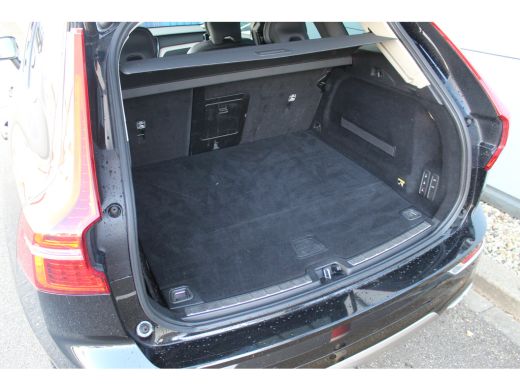 Volvo  XC60 2.0 T8 407 PK Twin Engine AWD Inscription | Luchtvering | HUD | Pano | ACC | BLIS | HK Audio | St... ActivLease financial lease
