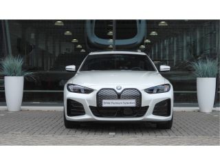 BMW i4 eDrive40 High Executive M Sport / Schuif-kanteldak / Comfort Access / Stoelverwarming / Adaptieve...