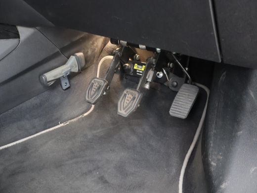 BMW 1 Serie 116D LESAUTO DUBBELE BEDIENING HANDGESCHAKELD + CAMERA | SPORTSTOELEN | LED ActivLease financial lease