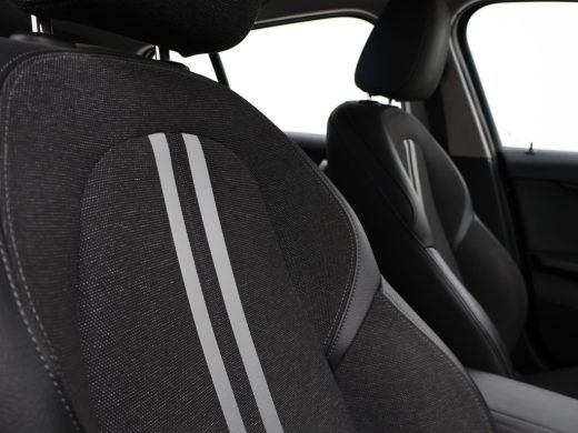 BMW 1 Serie 116D LESAUTO DUBBELE BEDIENING HANDGESCHAKELD + CAMERA | SPORTSTOELEN | LED ActivLease financial lease