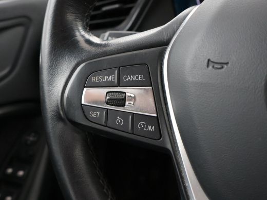 BMW 1 Serie 116D LESAUTO DUBBELE BEDIENING HANDGESCHAKELD + CAMERA | SPORTSTOELEN | LED ActivLease financial lease