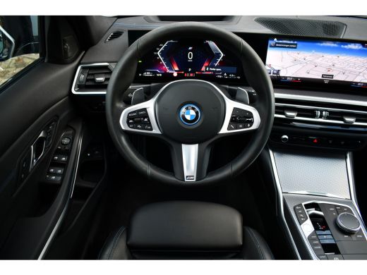 BMW 3 Serie 330e M-Sport Pano ACC H/K 360 HUD 19inch El-zetels ActivLease financial lease