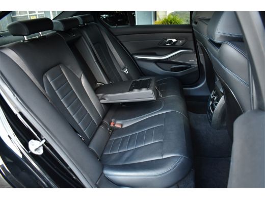 BMW 3 Serie 330e M-Sport Pano ACC H/K 360 HUD 19inch El-zetels ActivLease financial lease