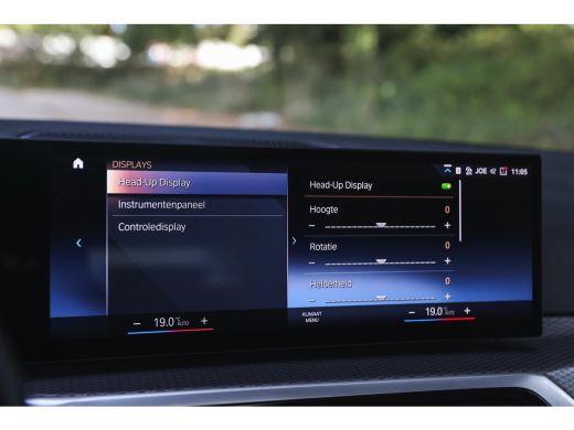 BMW 3 Serie Touring 330e High Executive M Sport Automaat / Panoramadak / Trekhaak / Sportstoelen / Comfort Ac... ActivLease financial lease