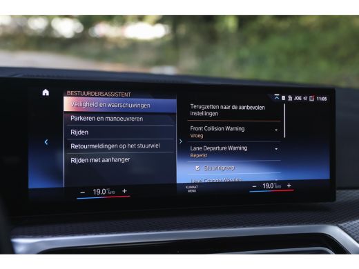 BMW 3 Serie Touring 330e High Executive M Sport Automaat / Panoramadak / Trekhaak / Sportstoelen / Comfort Ac... ActivLease financial lease