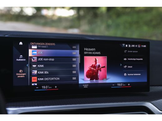 BMW 3 Serie Touring 330e High Executive M Sport Automaat / Panoramadak / Trekhaak / Sportstoelen / Comfort Ac... ActivLease financial lease