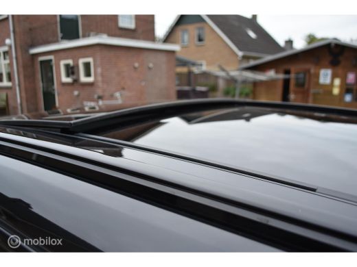 BMW X1 sDrive18i Voll Pano headup e stoelen ActivLease financial lease