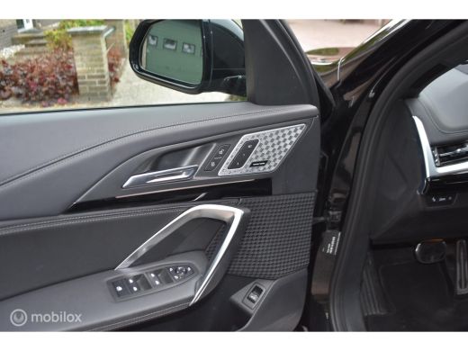 BMW X1 sDrive18i Voll Pano headup e stoelen ActivLease financial lease