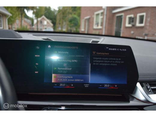 BMW X1 sDrive18i Voll Pano headup e stoelen ActivLease financial lease