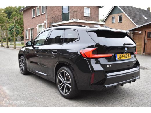 BMW X1 sDrive18i Voll Pano headup e stoelen ActivLease financial lease