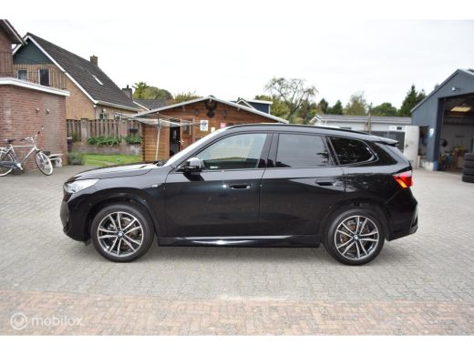 BMW X1 sDrive18i Voll Pano headup e stoelen ActivLease financial lease