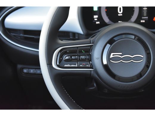 Fiat 500C La Prima 42 kWh DEMO-DEAL! | Vol-Leder | Stoelverwarming | Adaptive Cruise | Dodehoek-Detectie | ... ActivLease financial lease