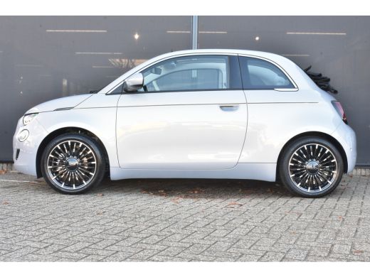 Fiat 500C La Prima 42 kWh DEMO-DEAL! | Vol-Leder | Stoelverwarming | Adaptive Cruise | Dodehoek-Detectie | ... ActivLease financial lease