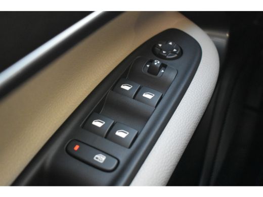 Fiat 600 1.2 Hybrid La Prima 100pk DEMO-DEAL! | Vol-Leder | Elektr. Stoelen | Elektr. Achterklep | Achteru... ActivLease financial lease