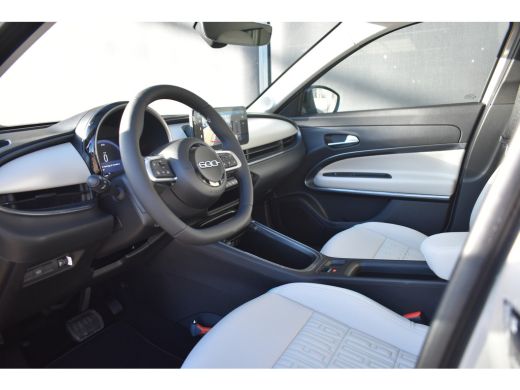 Fiat 600 1.2 Hybrid La Prima 100pk DEMO-DEAL! | Vol-Leder | Elektr. Stoelen | Elektr. Achterklep | Achteru... ActivLease financial lease