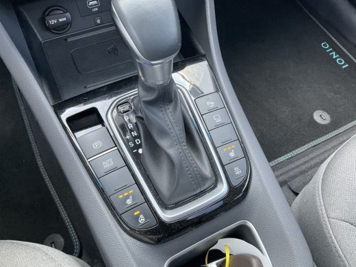 Hyundai IONIQ 1.6 GDi PHEV Premium Stoel/Stuurverw OpenSky Incl.BTW Plug-in Voll.Onderhouden! ActivLease financial lease