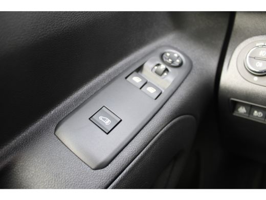 Opel Combo-e 50kWh 136 PK | NAVI | TREKHAAK | CARPLAY | 5,9% RENTE FINANCIAL LEASE! ActivLease financial lease