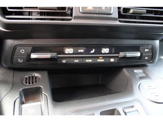 Opel Combo-e 50kWh 136 PK NIEUW MODEL! | 3-ZITS | NAVI | TREKHAAK | CAMERA | CARPLAY | 5,9% RENTE FINANCIAL LE... ActivLease financial lease