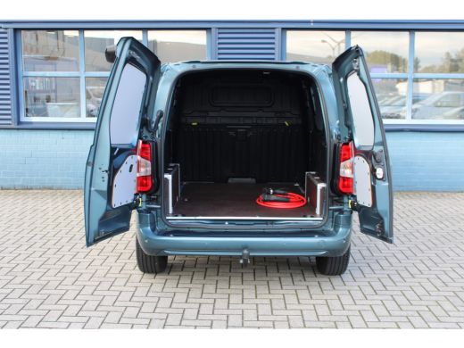 Opel Combo-e 50kWh 136 PK NIEUW MODEL! | 3-ZITS | NAVI | TREKHAAK | CAMERA | CARPLAY | 5,9% RENTE FINANCIAL LE... ActivLease financial lease