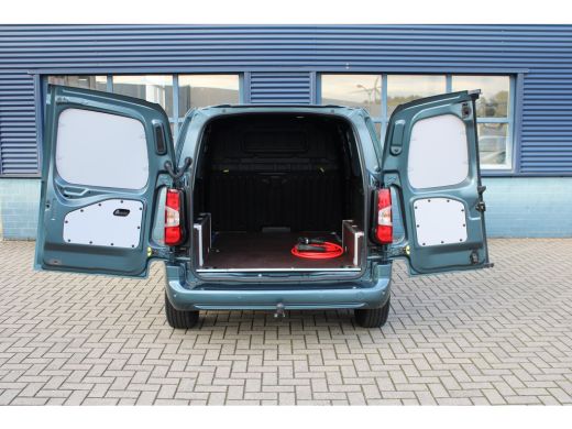 Opel Combo-e 50kWh 136 PK NIEUW MODEL! | 3-ZITS | NAVI | TREKHAAK | CAMERA | CARPLAY | 5,9% RENTE FINANCIAL LE... ActivLease financial lease