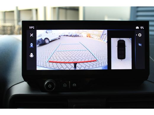 Opel Combo-e 50kWh 136 PK NIEUW MODEL! | 3-ZITS | NAVI | TREKHAAK | CAMERA | CARPLAY | 5,9% RENTE FINANCIAL LE... ActivLease financial lease