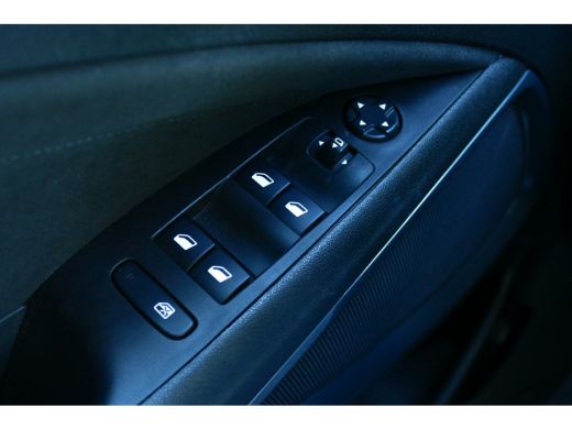 Opel Crossland 1.2 TURBO 110PK ULTIMATE / NAVI / ALCANTARA / LED / PDC / CLIMA / 17"LMV / CAMERA / AGR / KEYLESS... ActivLease financial lease