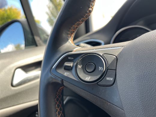 Opel Crossland X 1.2 Turbo Innovation Camera | Climate control | Parkeersensoren | LED | Comfortstoelen ActivLease financial lease