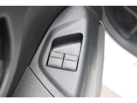 Peugeot 108 1.0 E-VTI 72PK 5-DRS STYLE / AIRCO / LED / BLUETOOTH / PACK PREMIUM / NIEUWSTAAT !! ActivLease financial lease