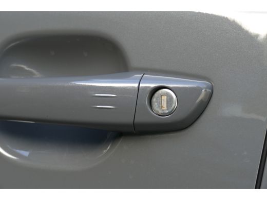 Peugeot 2008 1.2 PURETECH 130PK GT PACK AUTOMAAT / NAVI / ALCANATARA / PDC / CLIMA / 17"LMV / CAMERA V+A / KEY... ActivLease financial lease