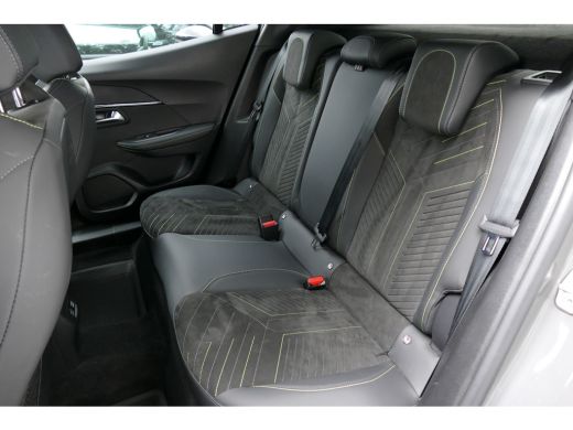 Peugeot 2008 1.2 PURETECH 130PK GT PACK AUTOMAAT / NAVI / ALCANATARA / PDC / CLIMA / 17"LMV / CAMERA V+A / KEY... ActivLease financial lease