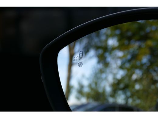 Peugeot 2008 1.2 PURETECH 130PK GT PACK AUTOMAAT / NAVI / ALCANTARA / CLIMA / PDC / 18"LMV / CAMERA / KEYLESS ... ActivLease financial lease