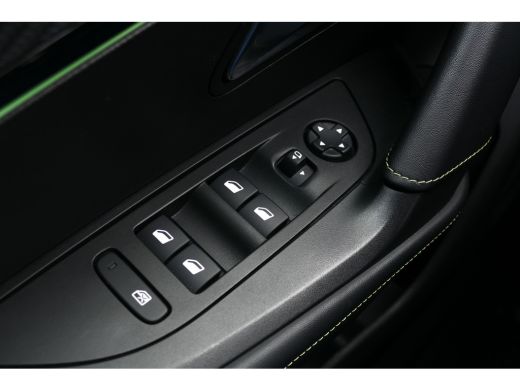 Peugeot 2008 1.2 PURETECH 130PK GT PACK AUTOMAAT / NAVI / ALCANTARA / CLIMA / PDC / 18"LMV / CAMERA / KEYLESS ... ActivLease financial lease