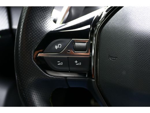 Peugeot 2008 1.2 PURETECH 130PK GT PACK AUTOMAAT / NAVI / ALCANTARA / CLIMA / PDC / 18"LMV / CAMERA / KEYLESS ... ActivLease financial lease