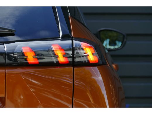 Peugeot 2008 1.2 PURETECH 130PK GT PACK AUTOMAAT / NAVI / ALCANTARA / CLIMA / PDC / 18"LMV / CAMERA / KEYLESS ... ActivLease financial lease